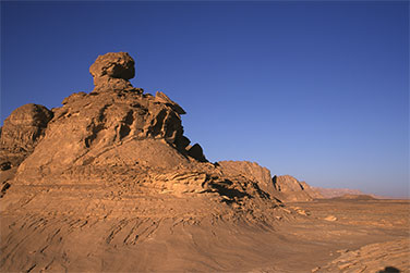 Westrand des Gilf Kebir, Eingang in das Wadi Sura