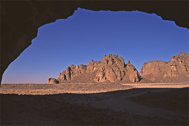 Blick aus der Höhle der Schwimmer im Wadi Sura